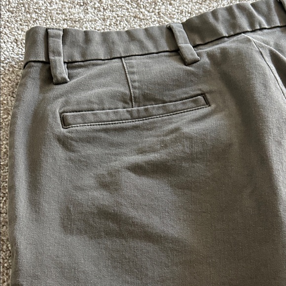 Dockers Men's 34x32 Olive Chinos - Picture 6 of 9
